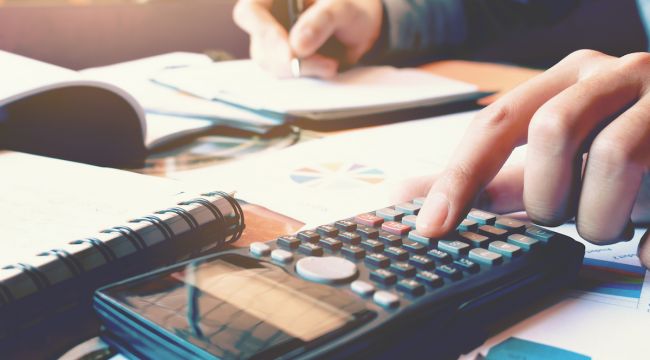 Türkiye'de Yetişkinlerin Çoğu, Ay Sonunda Eskiye Geçiyor