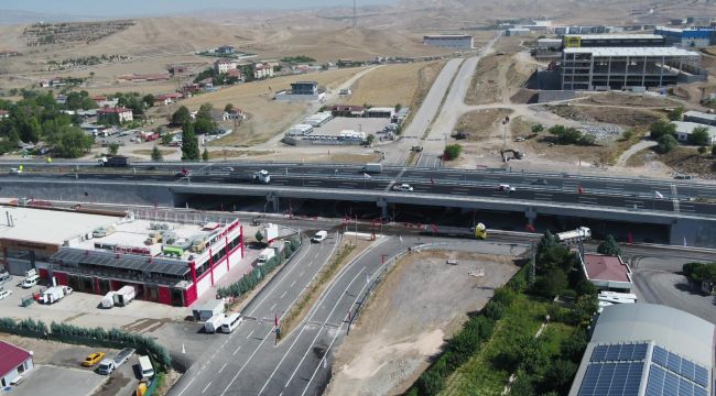 Ankara-Kahramankazan Yolu'nda 3 kavşak hizmete açıldı