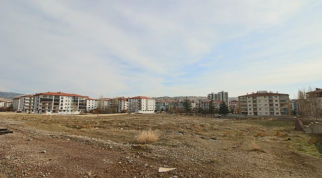 Elmadağ Hasanoğlan'da 220 konutluk site şeklinde konut projesi arsası