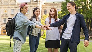 Her yıl 55 binden fazla Türk öğrenci eğitim için yurt dışına gidiyor