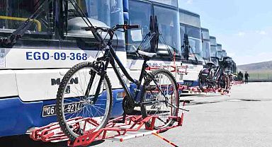Ankara’da otobüslerine bisiklet taşıma aparatı 