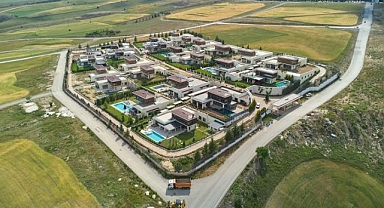 İncek N Modern sitesinde natamam villa