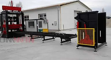 Saatte 5400 parke taşı, 2700 briket taşı üretiyor