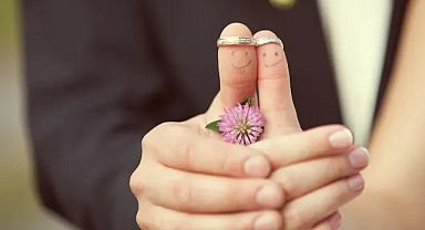 İdeal olan, tek kişiyle ömür boyu sadakate dayalı bir ilişki kurabilmek