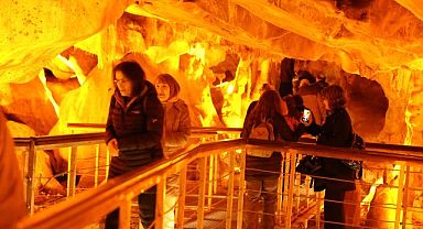 Gölbaşı Tulumtaş mağarası'na akademisyenlerden ziyaret