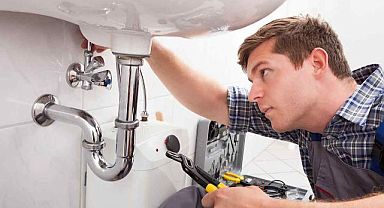 Lavabo üzerine kaynar su dışında hiçbir şey dökmeyin