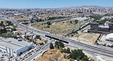 Ankara Belediyesi Anadolu Bulvarı Gimat alt geçidi'ni genişletiyor