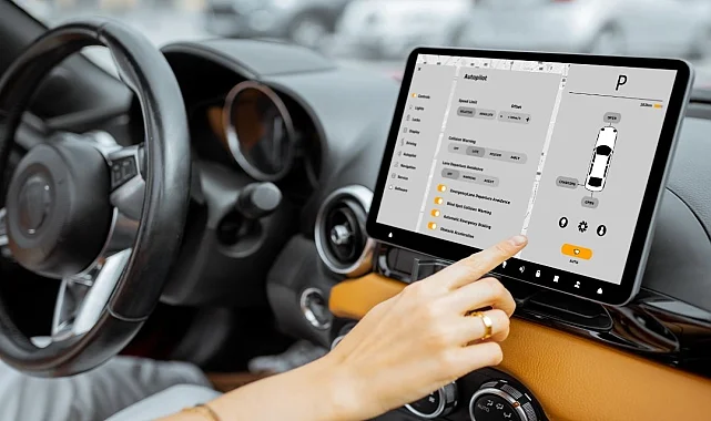 Otomotivde dijitalleşme tartışması... Fiziksel tuşlar geri dönüyor